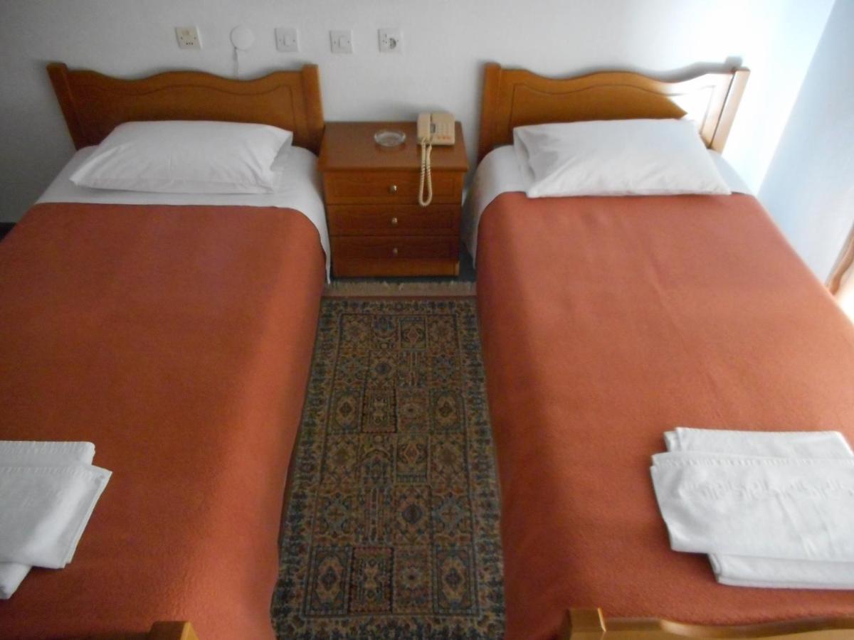 Parissas Hotel Cotíli Kültér fotó