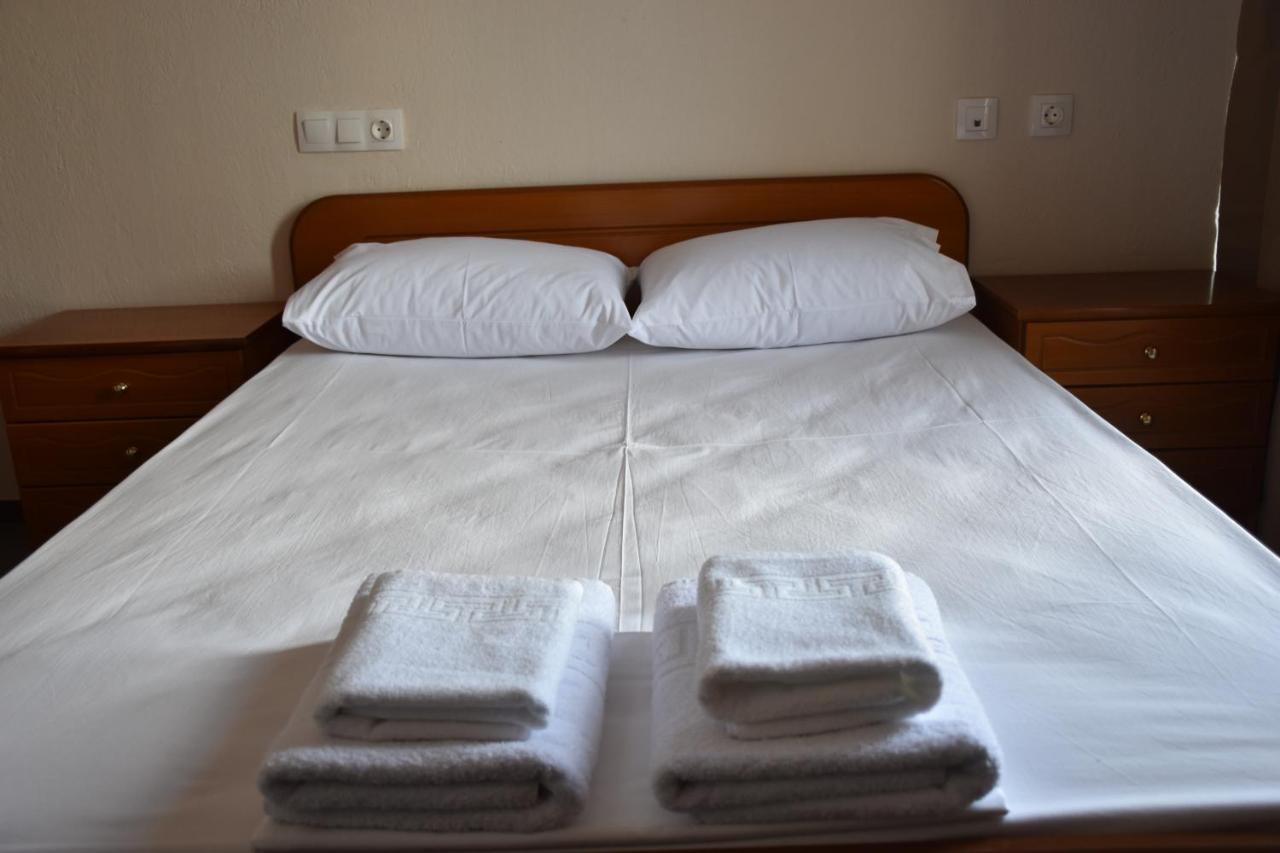 Parissas Hotel Cotíli Kültér fotó